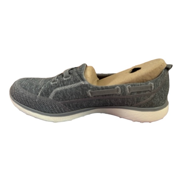 Sketchers Slip Ons. Wide fit - Picture 1 of 8
